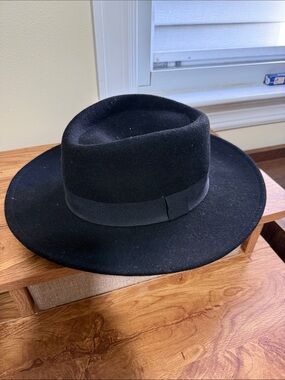 Black Wide-Brim Fedora Hat
